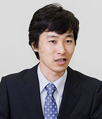 宮本史氏