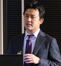 松原氏