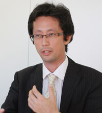 伊藤氏