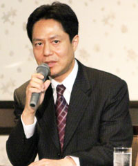 坂井康文氏