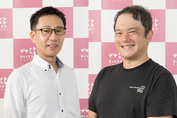 （左）宮城県石巻市 教育委員会学校管理課 課長補佐兼ICT環境推進係長 千葉俊介氏、（右）株式会社ジー・サーチ コンテンツサービスグループ デジタルプロデュース部 岡本敏秀氏