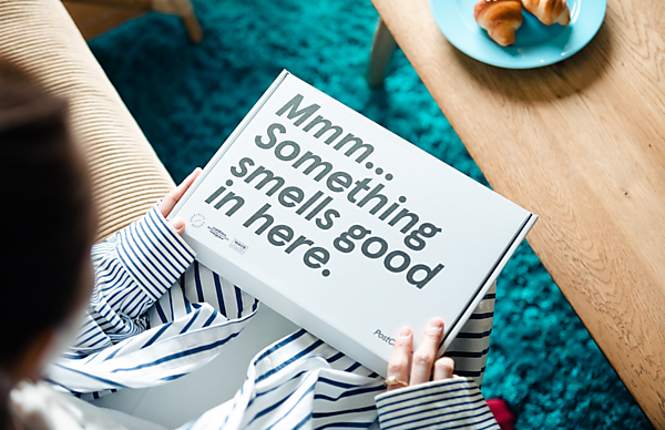 青と黄色のVポイントで「貯まる」「使う」が広がる、加速する。 Tポイントをご利用の方は、今まで通りで大丈夫。三井住友カードならダブルで貯まる。Vポイントをご利用の方も、今まで通り世界のVisa加盟店で利用できる。またお使いのアプリでモバイルVカードを表示できるようになる。アプリをアップデートし、連携するとポイントは合算されるようになる。