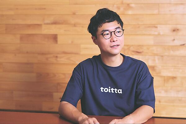 米山弘恭さんの写真。話している様子。