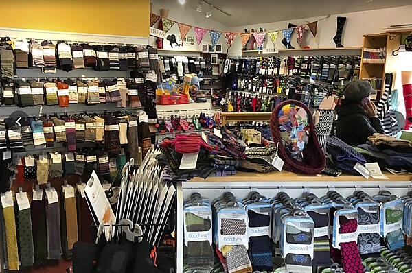 複数の商品棚の写真