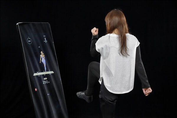 ネットにつながった鏡「スマートミラー」で宅トレ！ 黄皓氏が仕掛ける「MIRROR FIT.」のビジネス戦略 | 編集部が気になる！ 最新テクノロジー  | Web担当者Forum